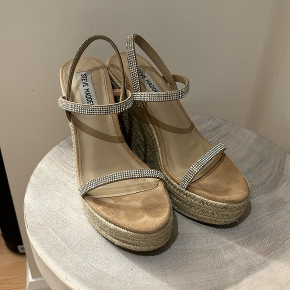 Size 6 Steve Madden sparkle wedges - Picture 2 of 3